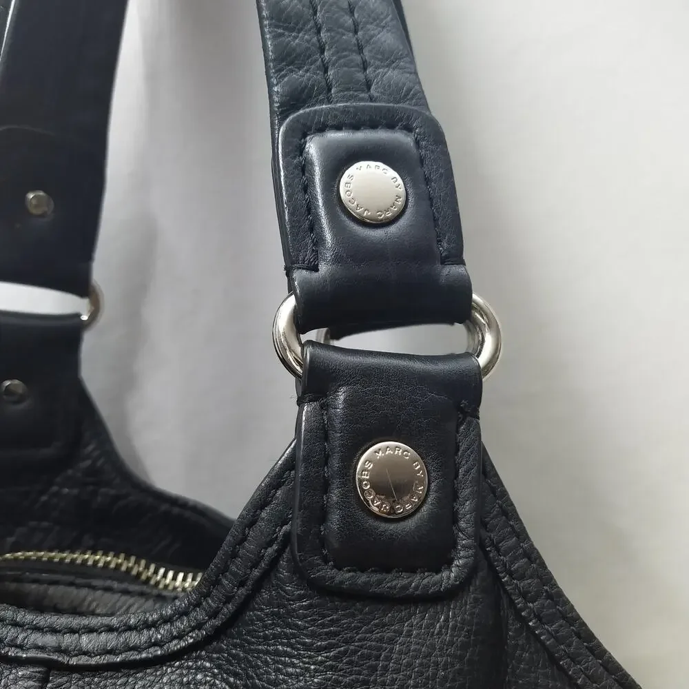 Marc By Marc Jacobs Black Leather Turnlock Pockets Zipper Closure Shoulder Bag